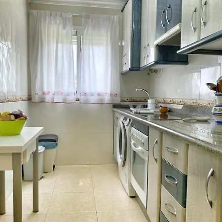 En Urbanizacion Privada Con Piscina En Primera Linea De Playa * Torrox