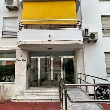 En Urbanizacion Privada Con Piscina En Primera Linea De Playa Apartment *